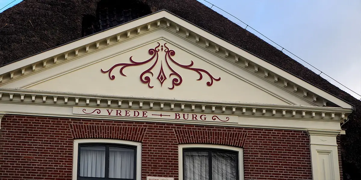 Gevel van de stolpboerderij