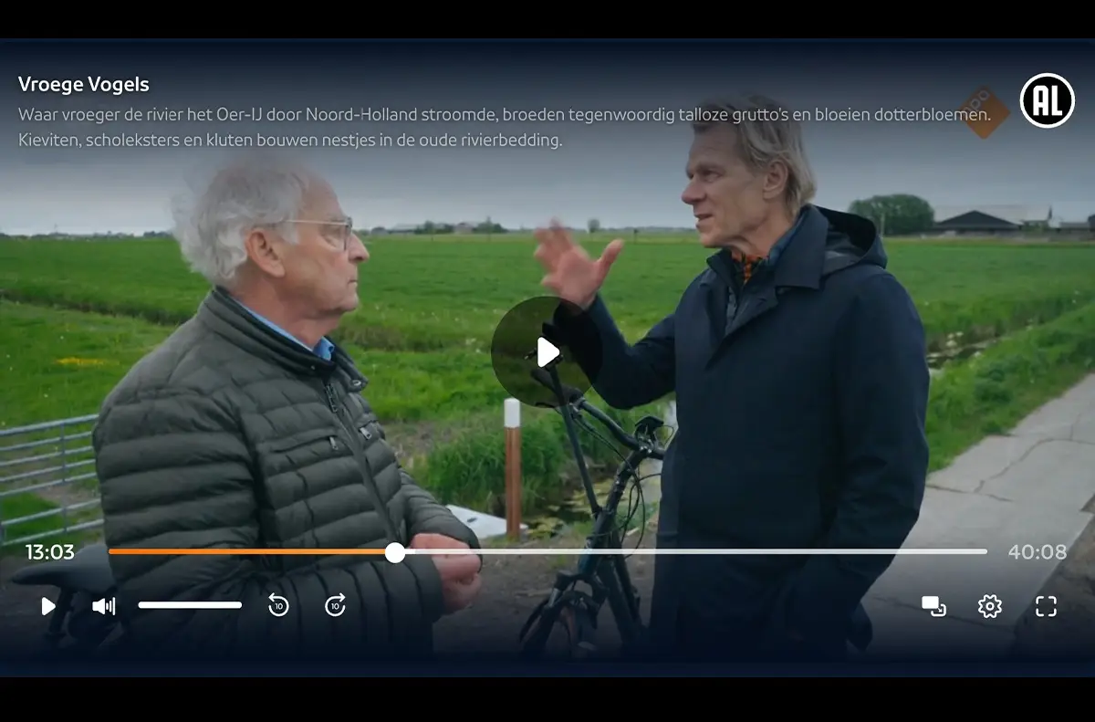 presentator Menno Bentveld interviewt de voorzitter van stichting Oer-IJ