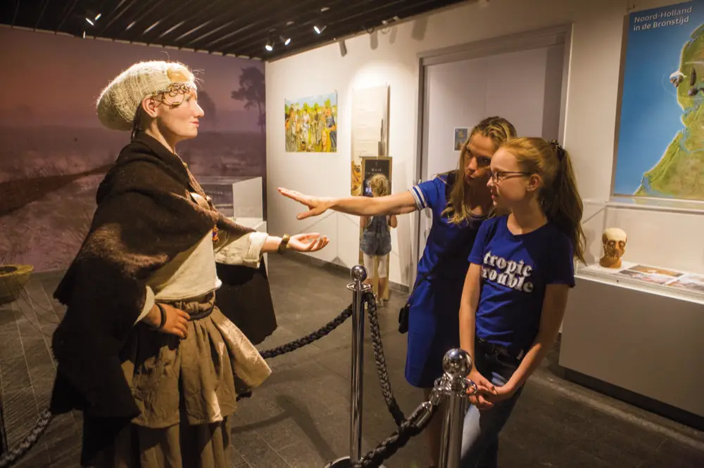 Hilde in het museum