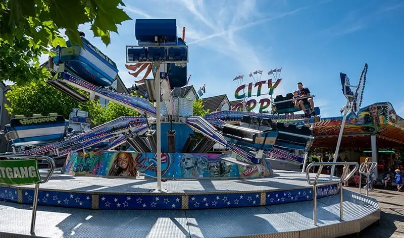 Een attractie op de kermis van Akersloot