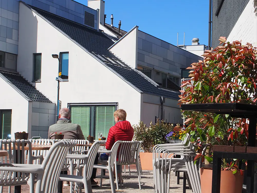 Terras naast het Eethuysje