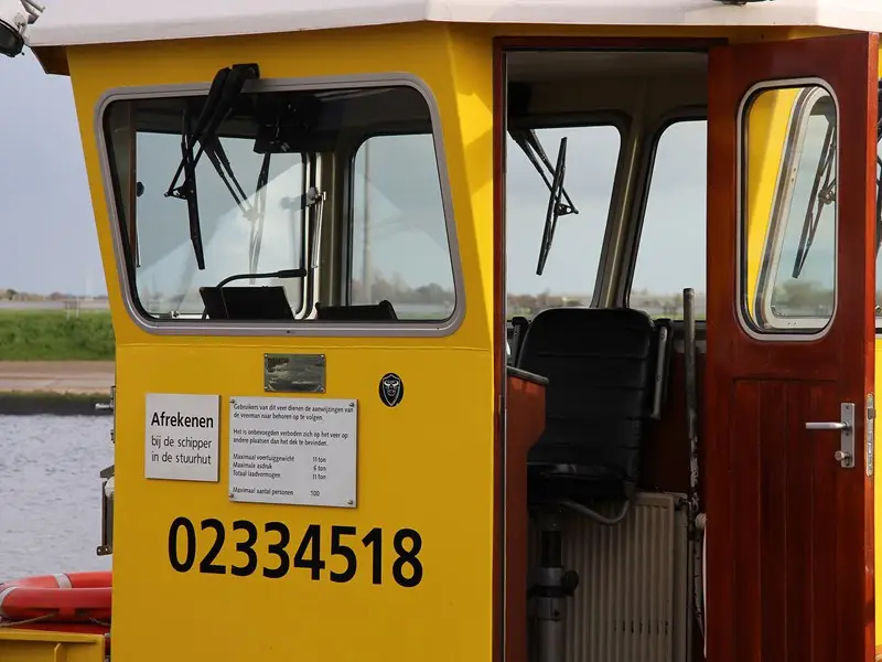 De veerpont van Akersloot naar de Woude