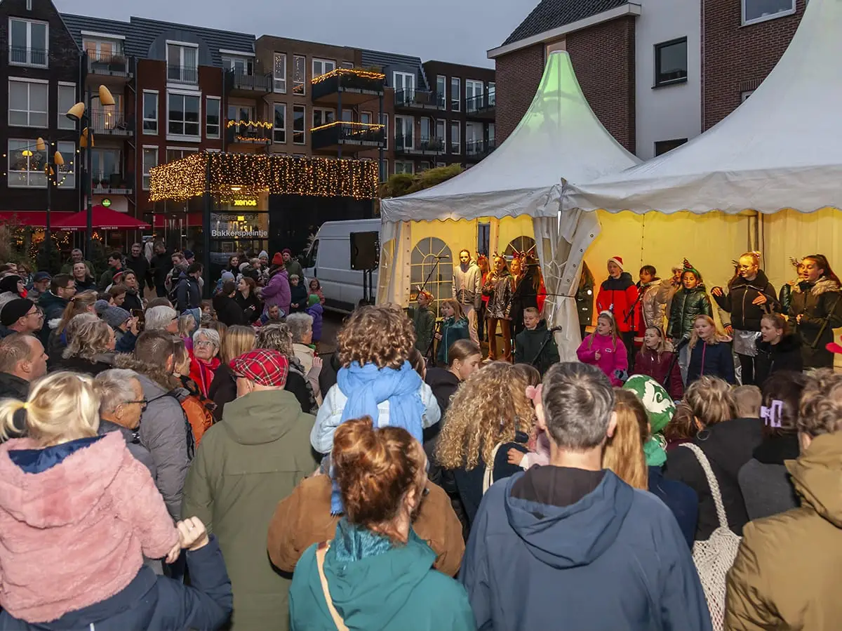 Optreden in het dorp