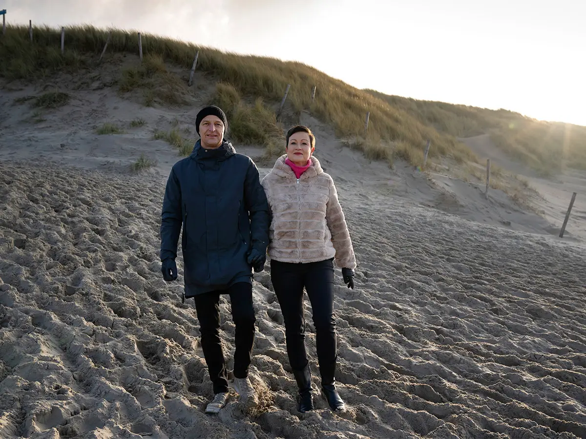 Op het strand in de winter