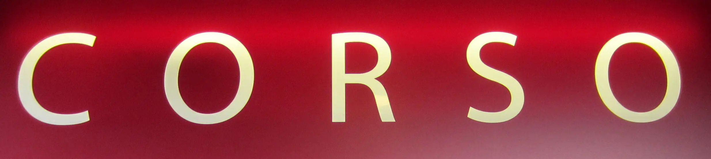 Verlichte letters CORSO
