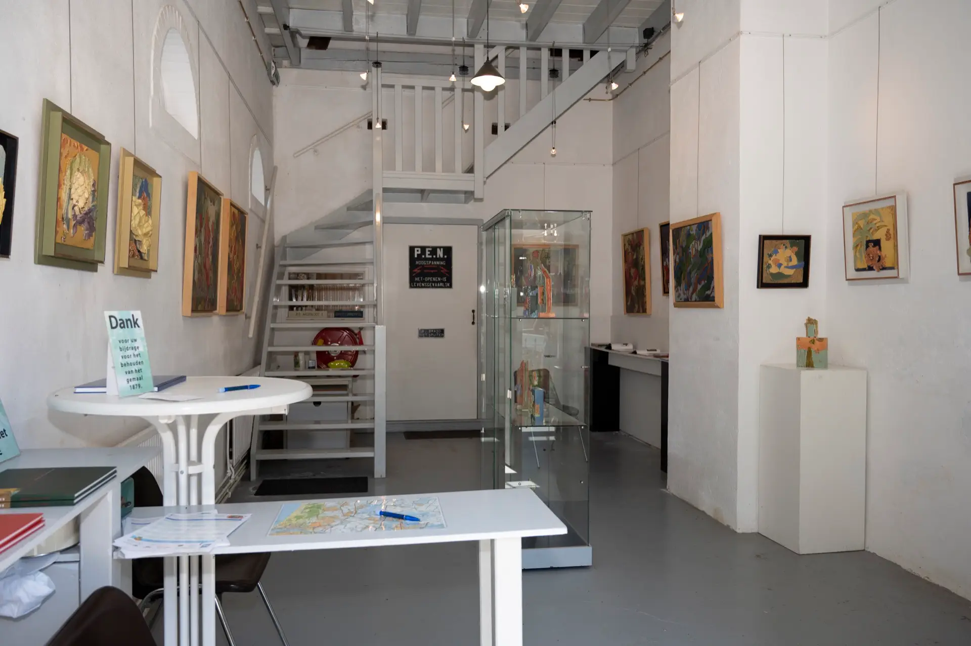 Kunstexpositie binnen het gemaal