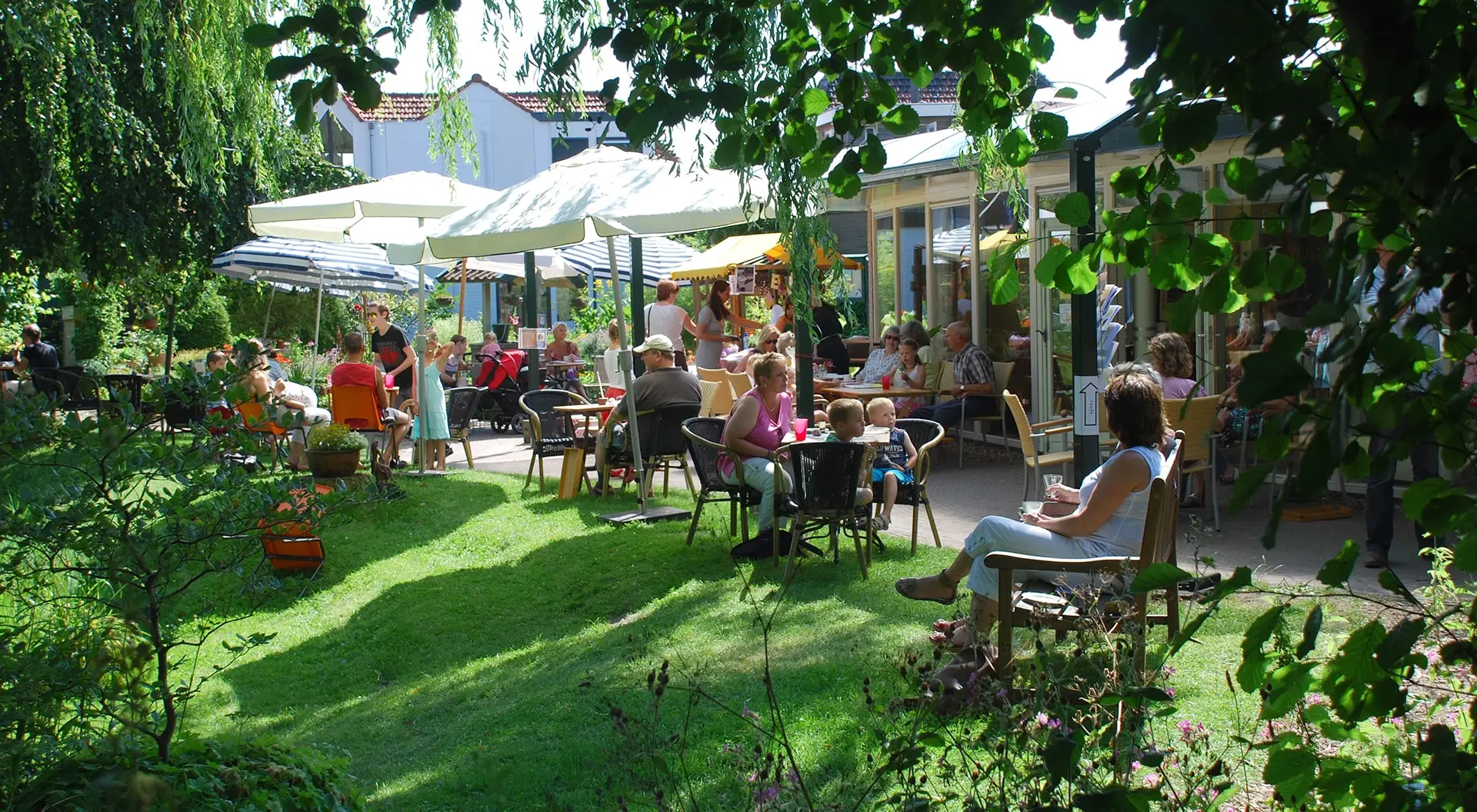 Het terras van de Tuin van Kapitein Rommel