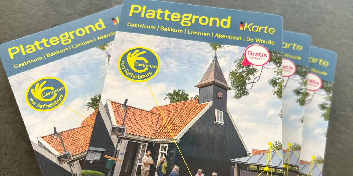 De voorkant van de plattegrond met een kerkje