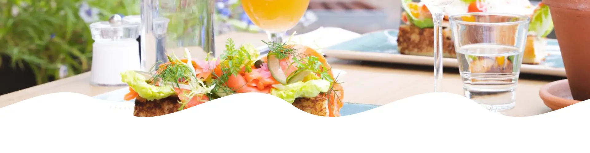 tafel met wijn en bier