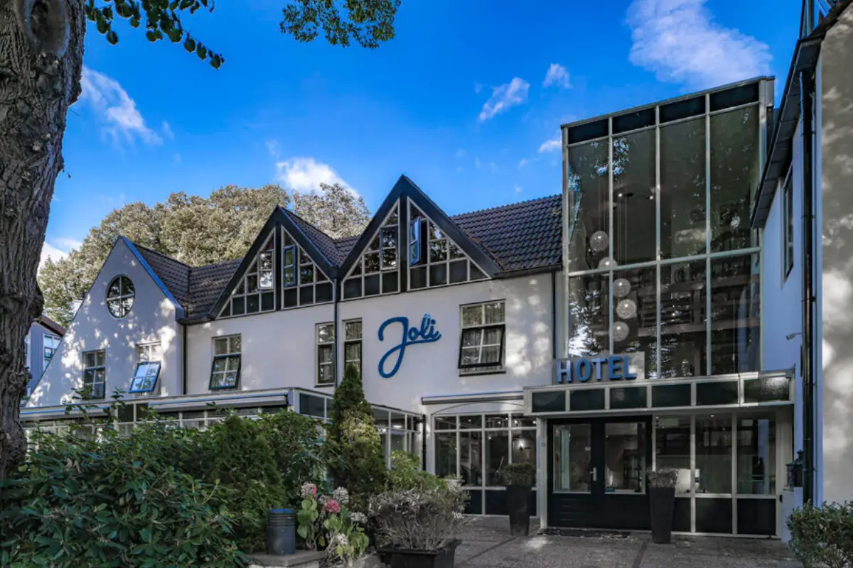 Ingang Hotel Joli