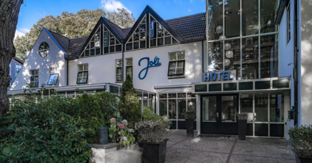 Ingang Hotel Joli
