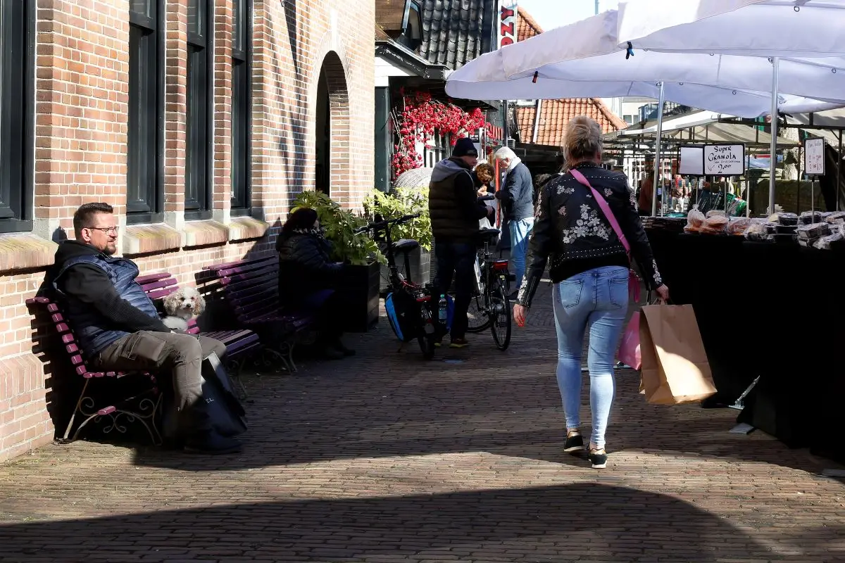 Sfeerimpressie Kunstmarkt Ruïnekerk