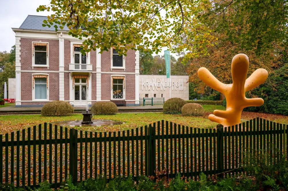 Vooraanzicht Museum Kranenburgh in Bergen