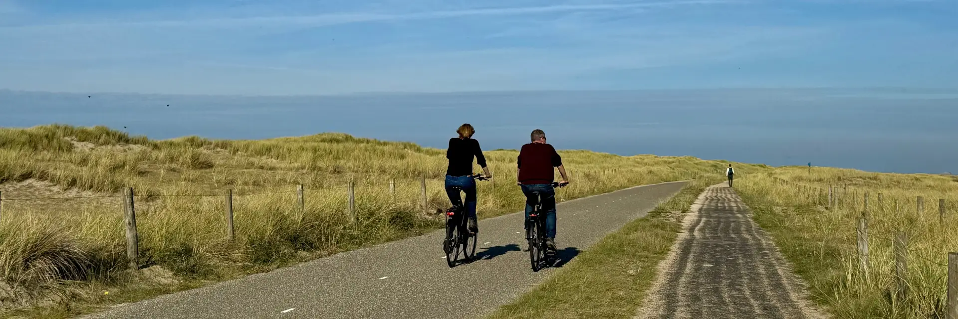 Mountainbiken auf der Wiese