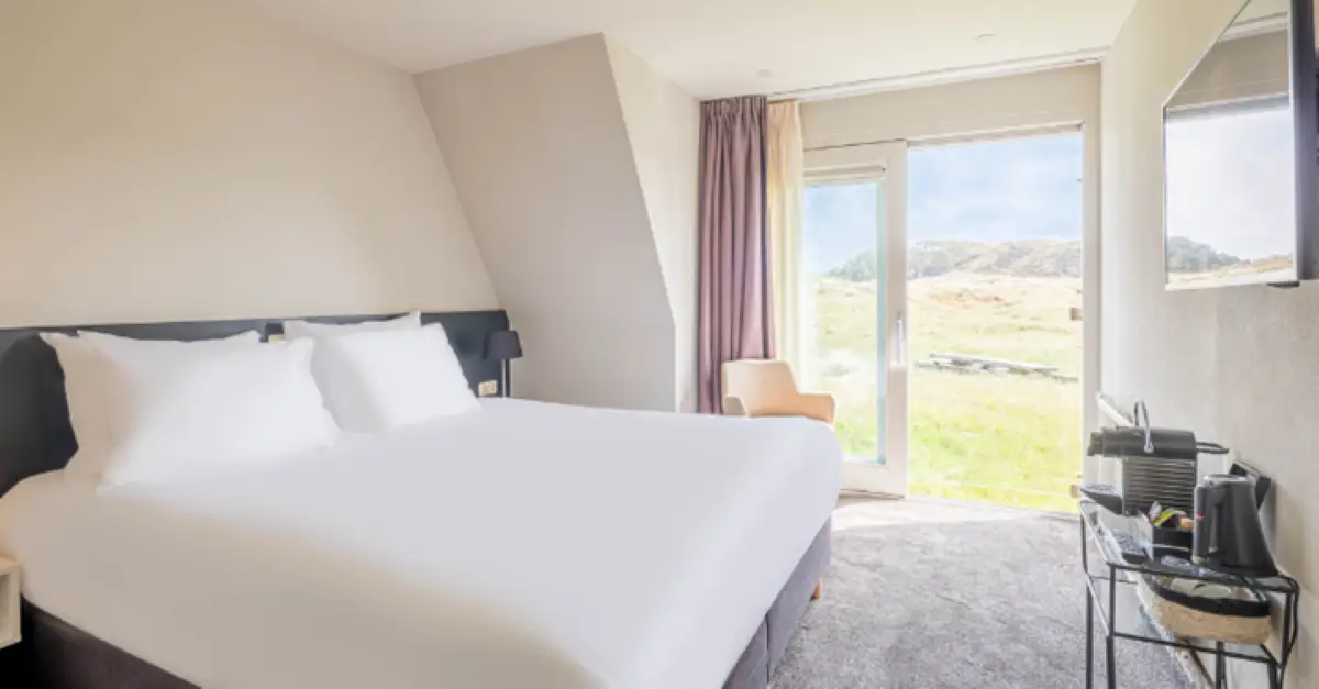 Bed in Strandhotel camperduin