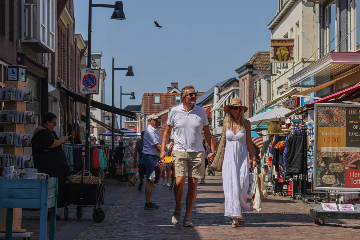 Verschillende marktkramen op de braderie
