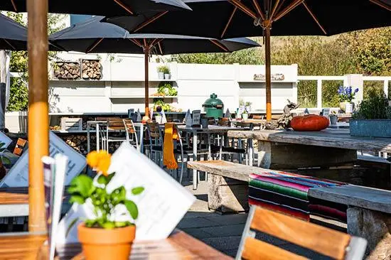 Het terras bij Restaurant Natuurlijk