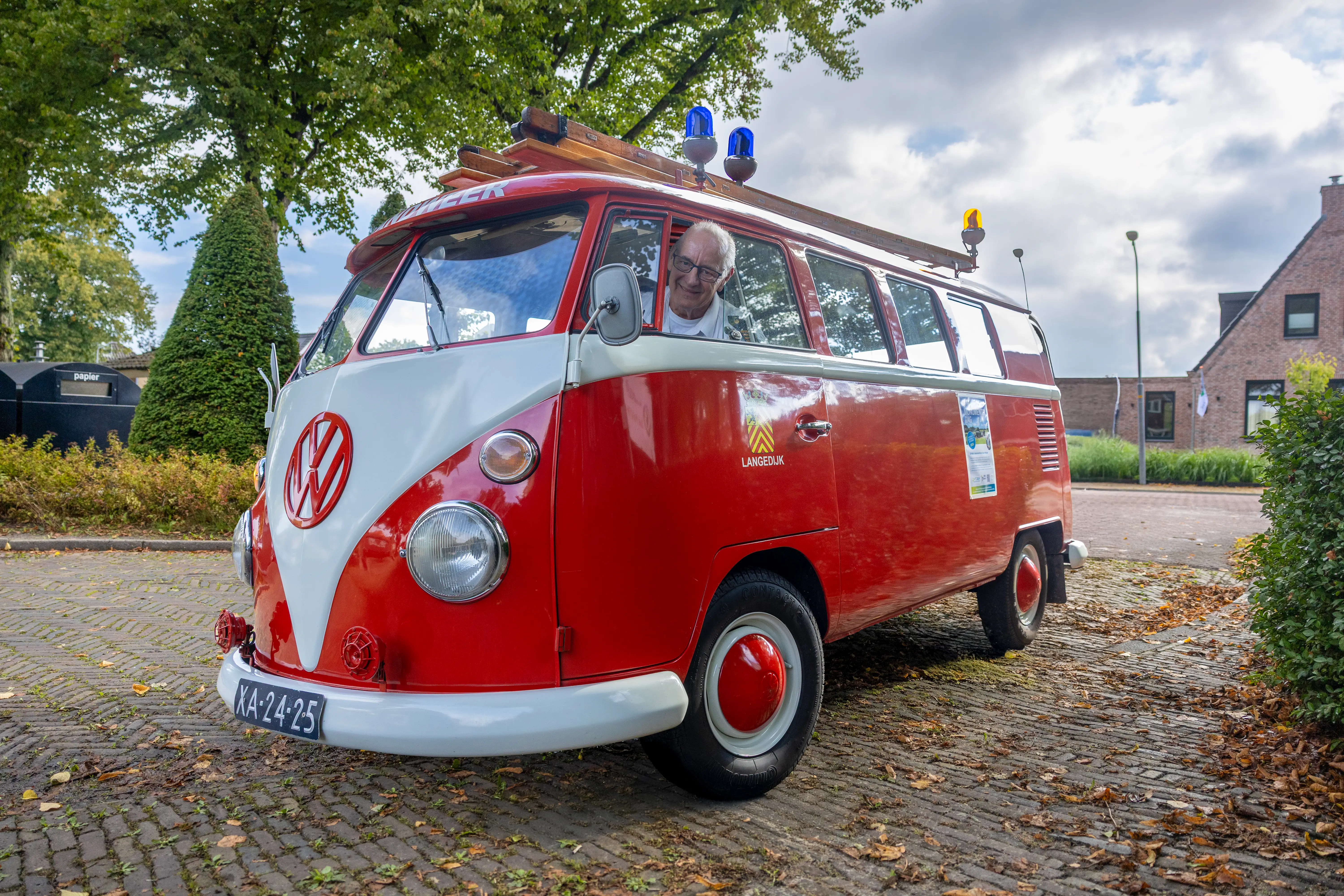Brandweerauto met Brandweerman