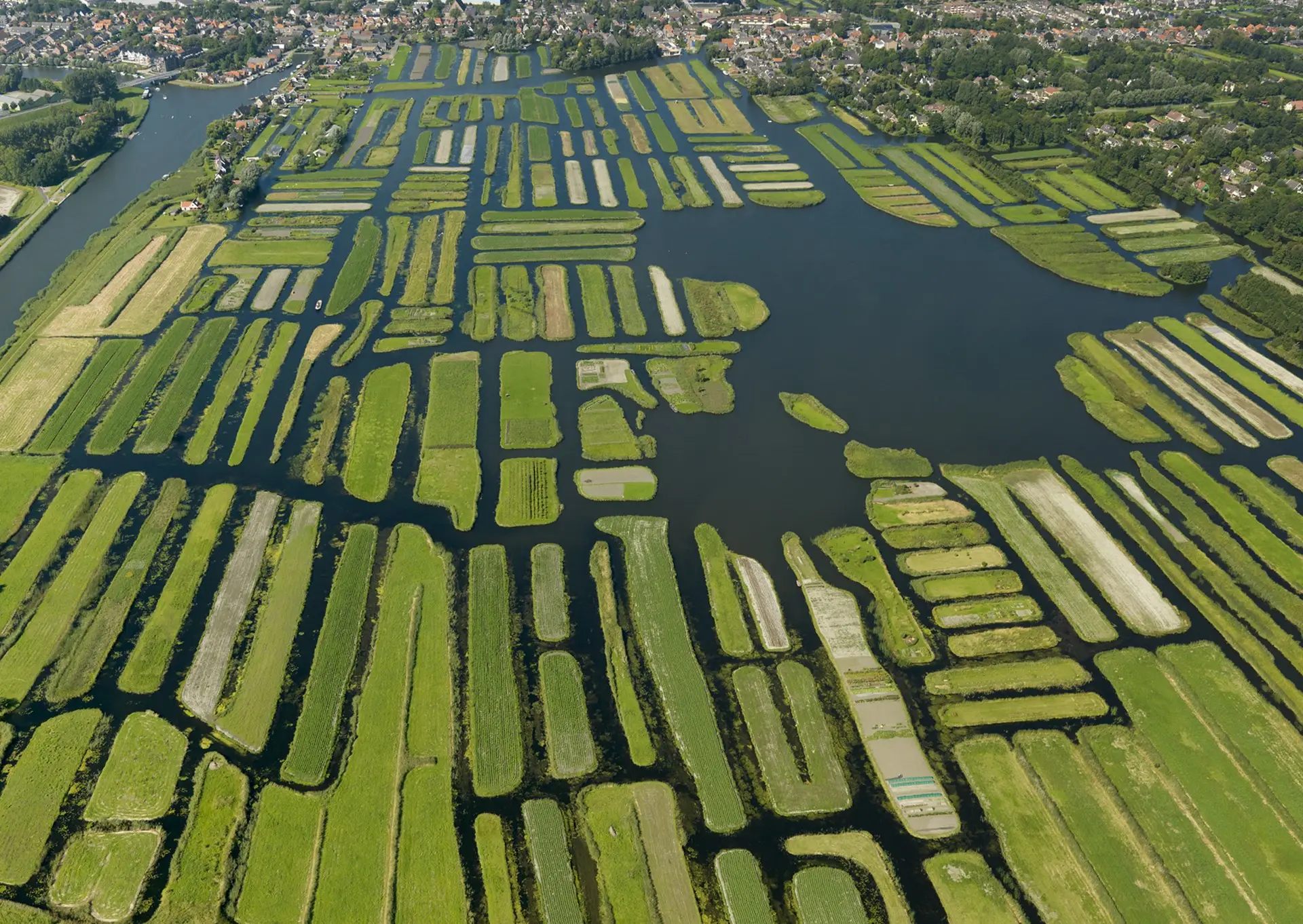 Eilanden vanaf boven in Noord-Scharwoude