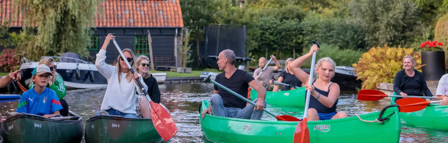 Twee mensen op de fiets