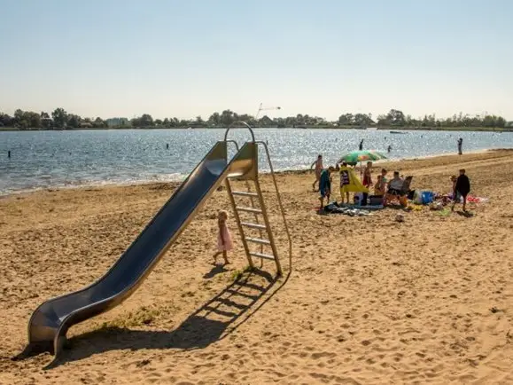Glijbaan bij Strand van Luna