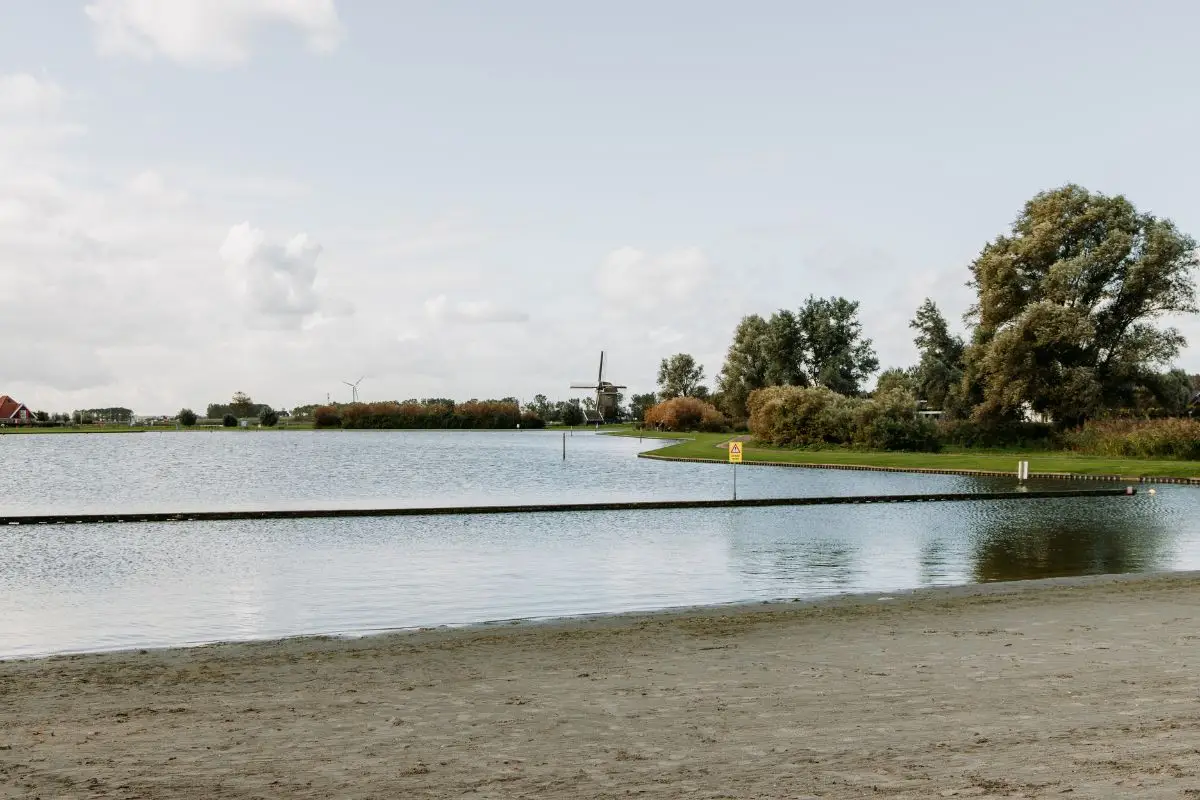 Uitgeestermeer