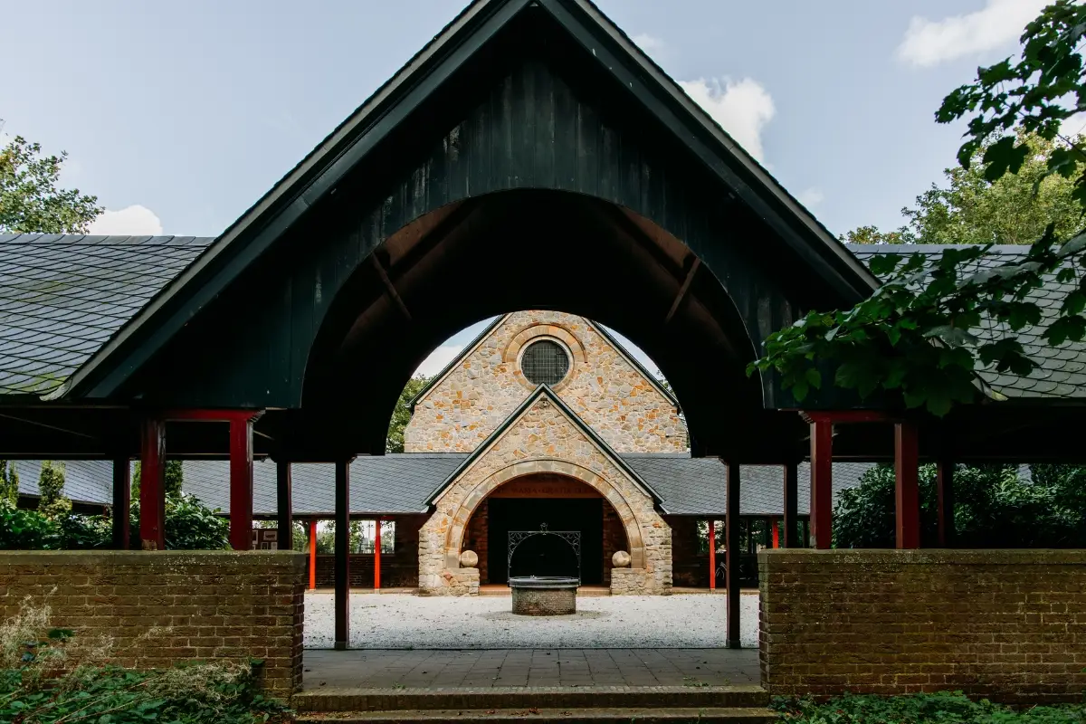 Kapel met puntig dak Onze Lieve Vrouw ter Nood