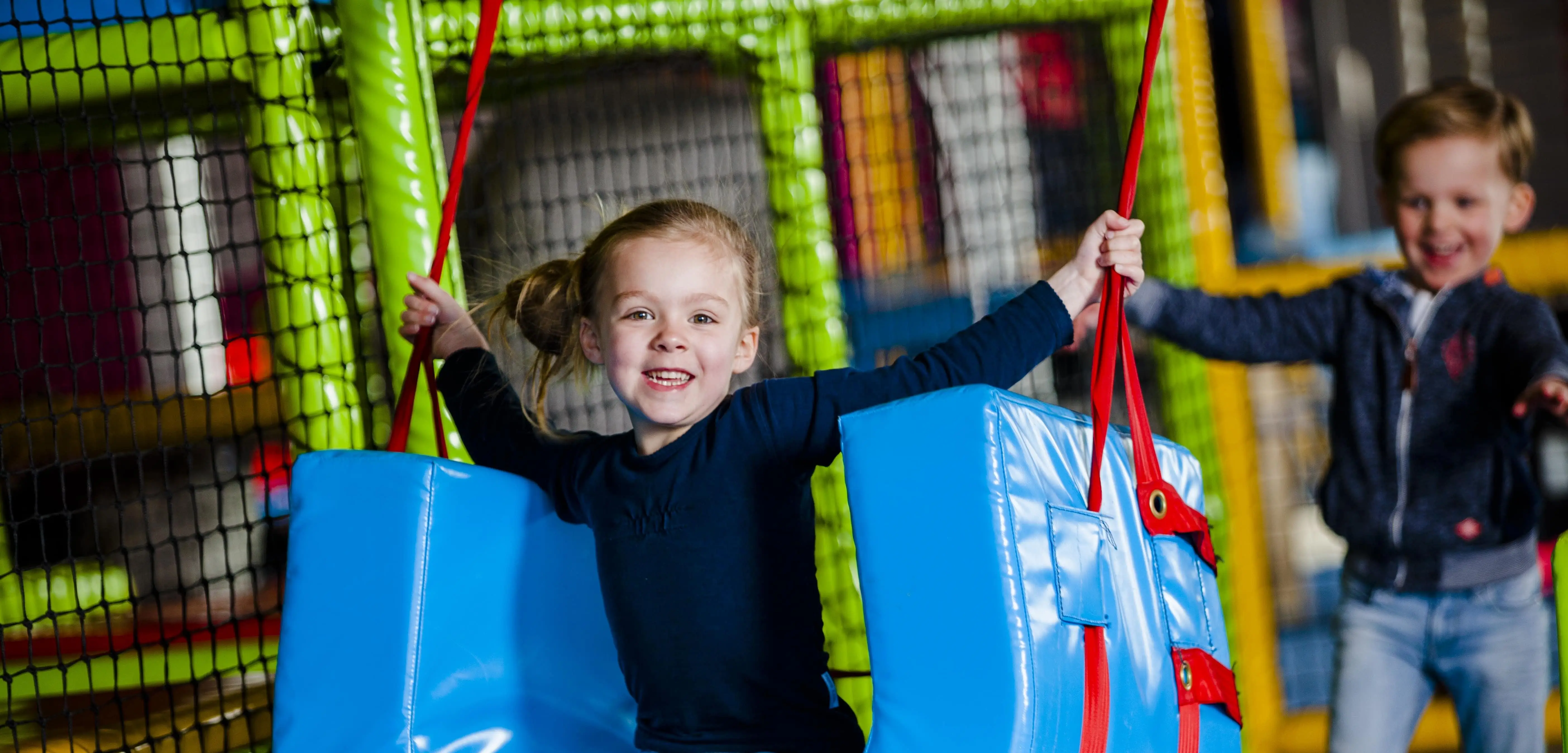 Meisje spelend bij Balorig